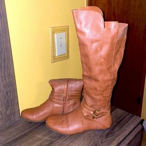 Size 7 1/2 tall brown boots